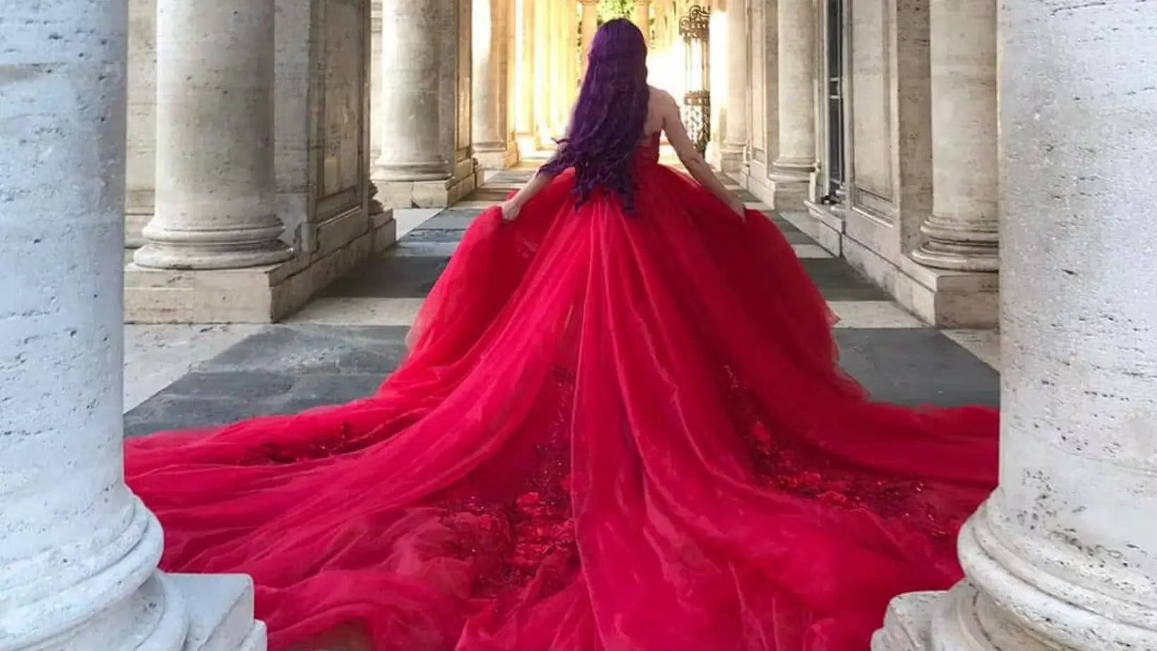 Cum-sa-accesorizezi-o-rochie-cu-trena-pentru-a-crea-un-look-echilibrat Araftu Couture