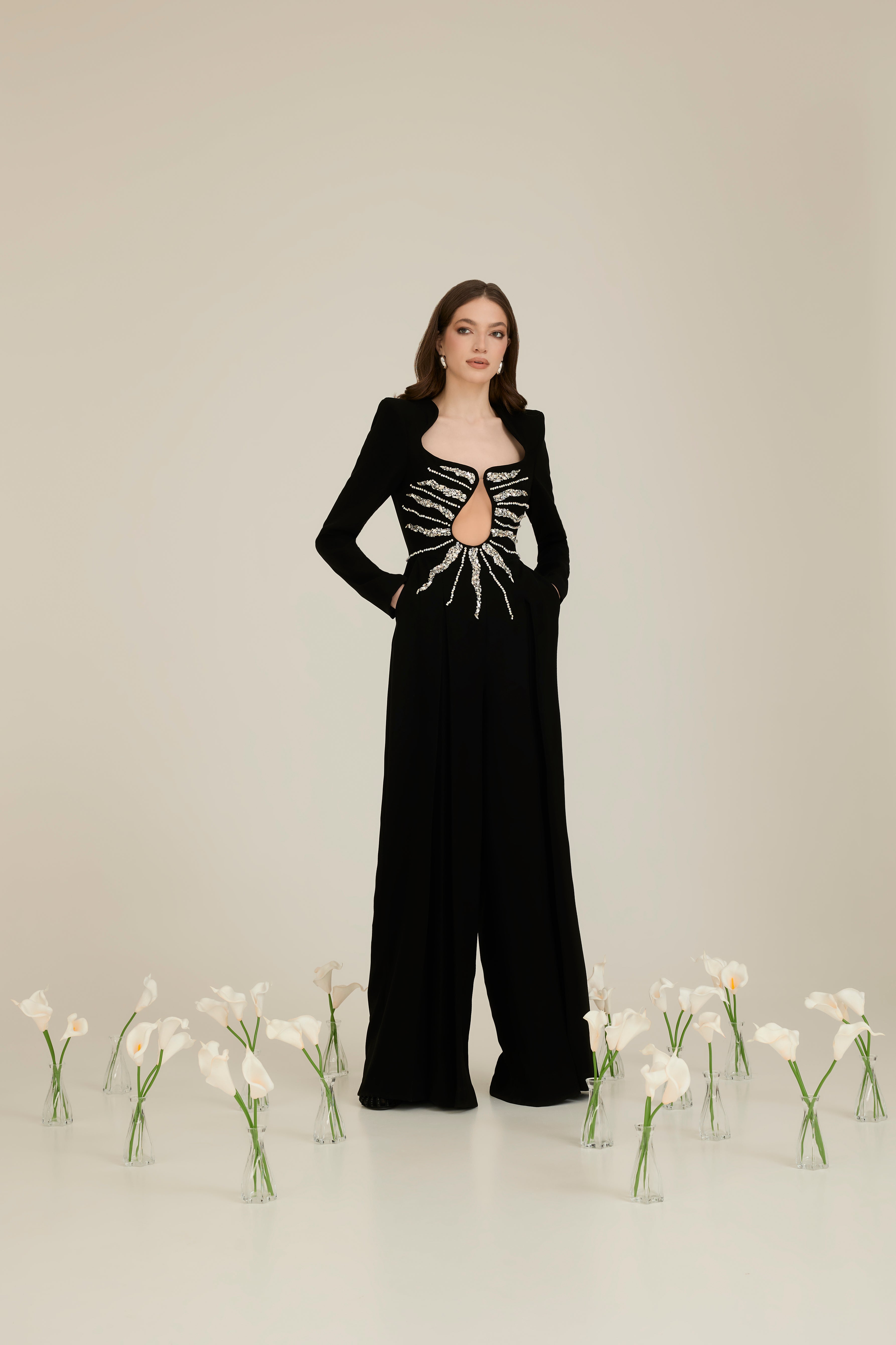Salopeta din Crep cu Pantalon Extralarg si Aplicatie Raze Araftu Couture