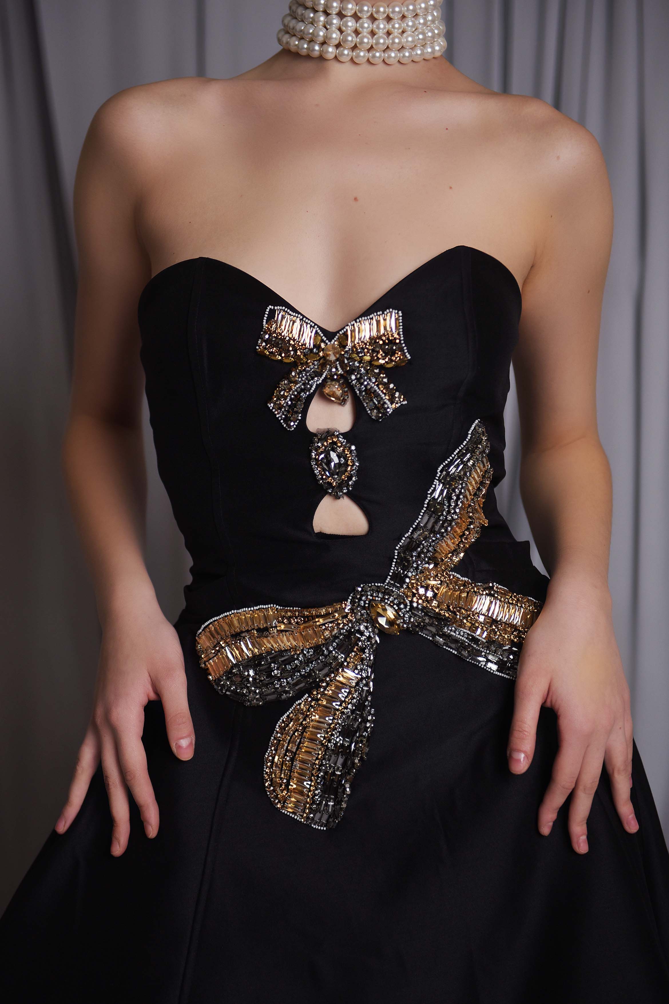 Rochie eleganta cu trena si aplicatie funda Araftu Couture