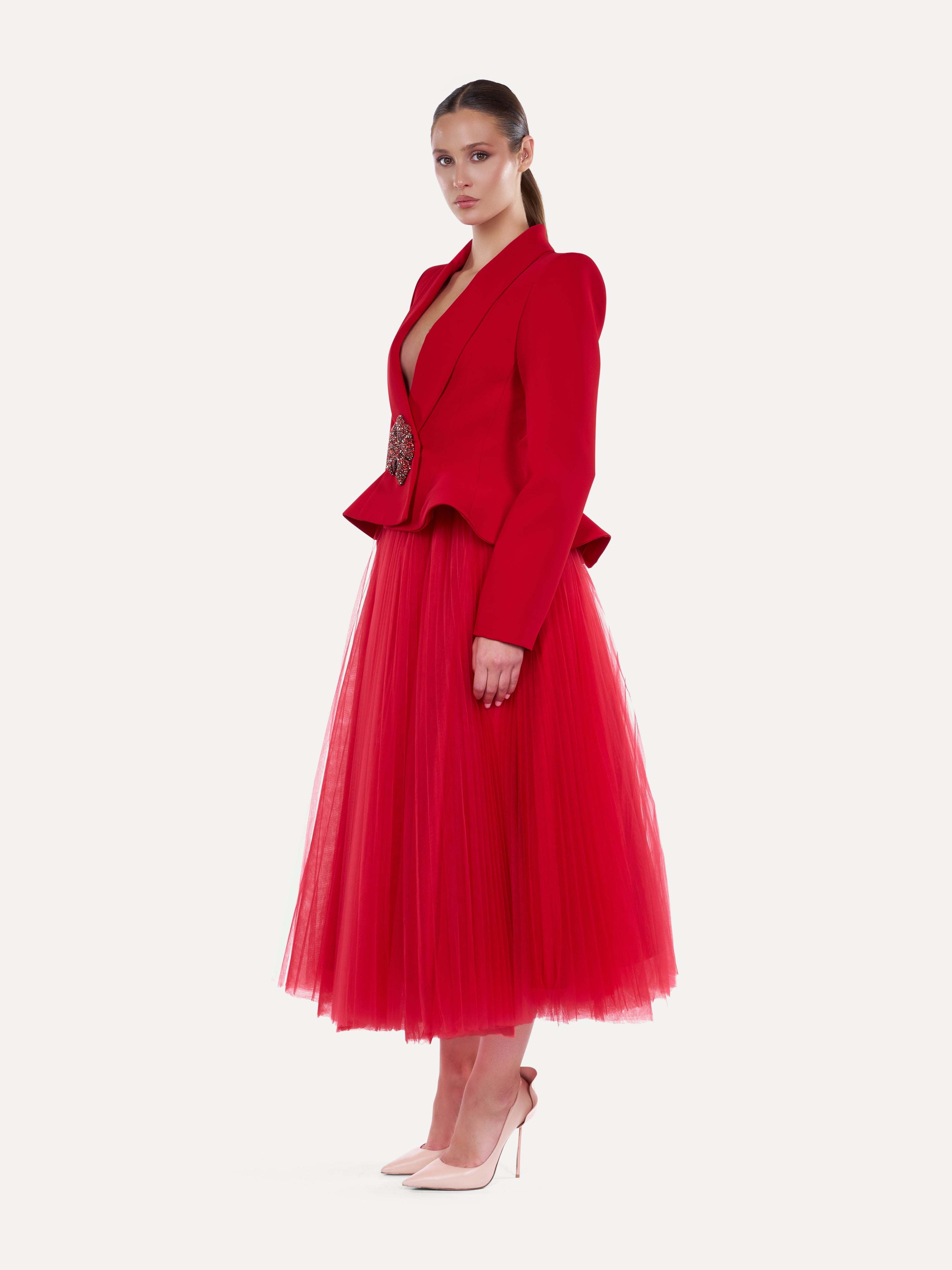 Costum cu sacou cambrat si fusta din tulle Araftu Couture