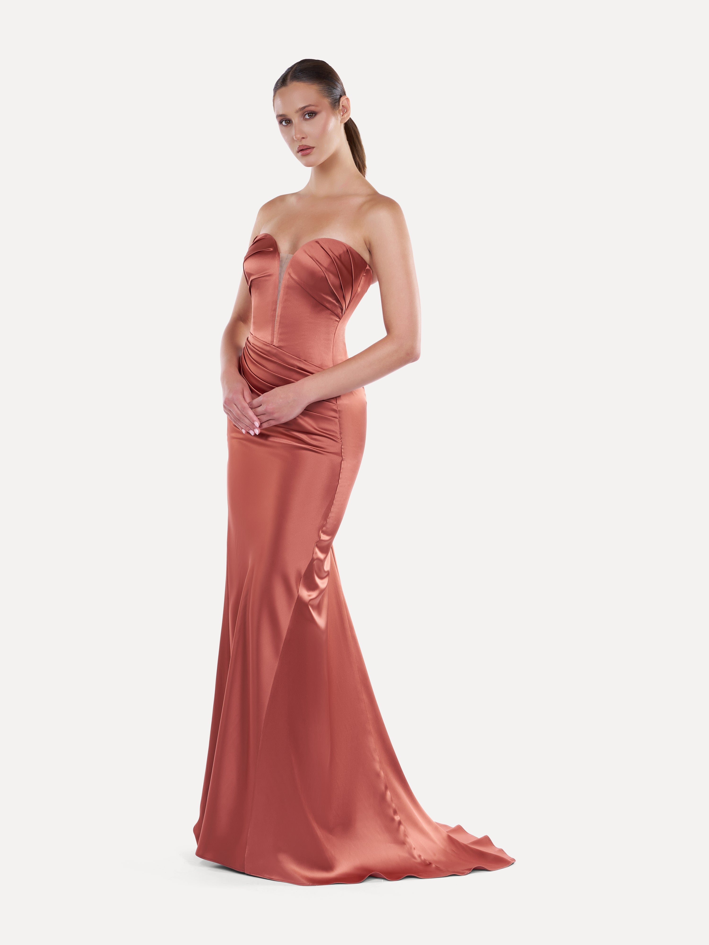 Rochie lunga cu trena Araftu Couture