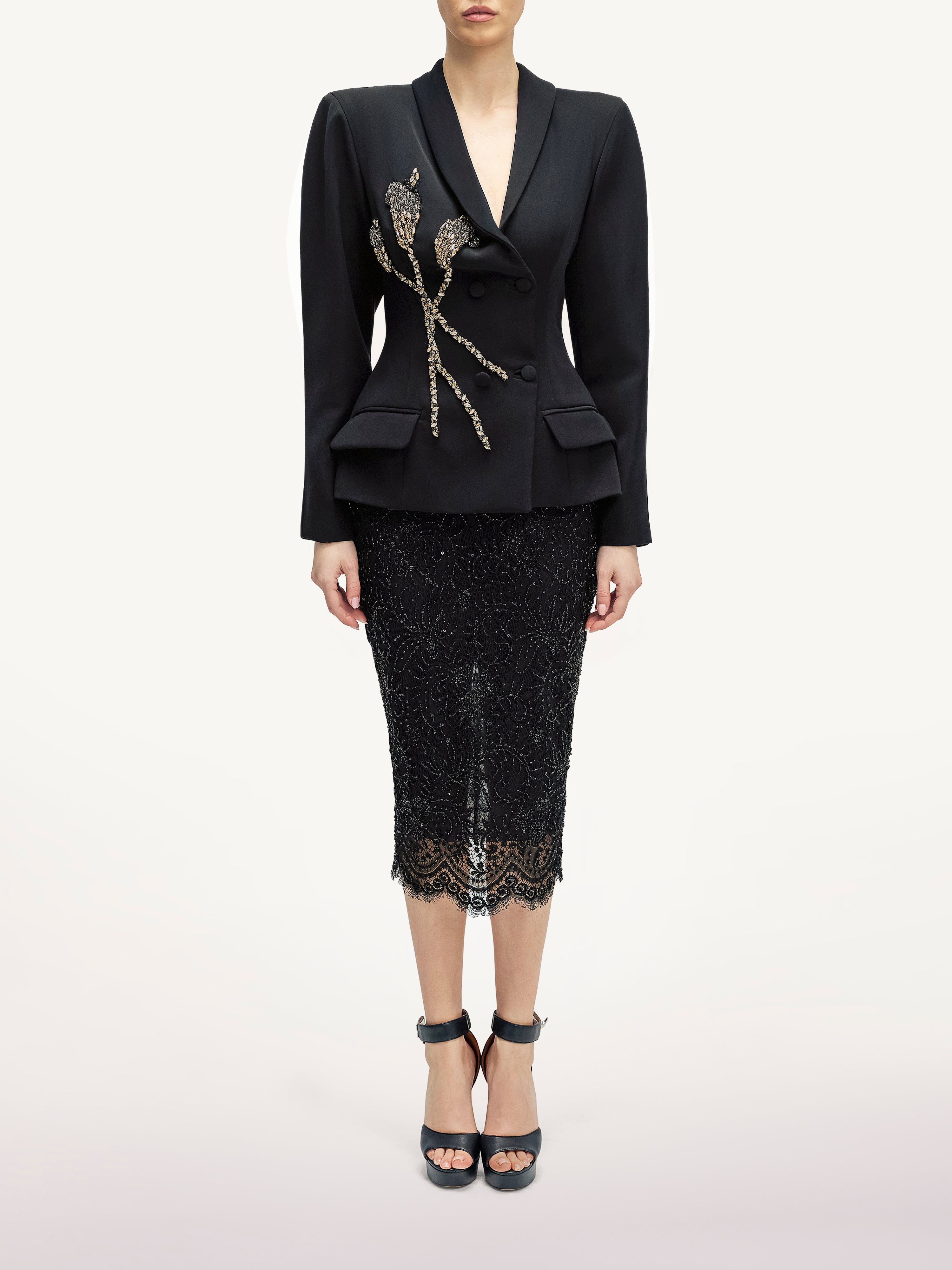 Costum Elegant cu Sacou cu Umeri Lati Araftu Couture