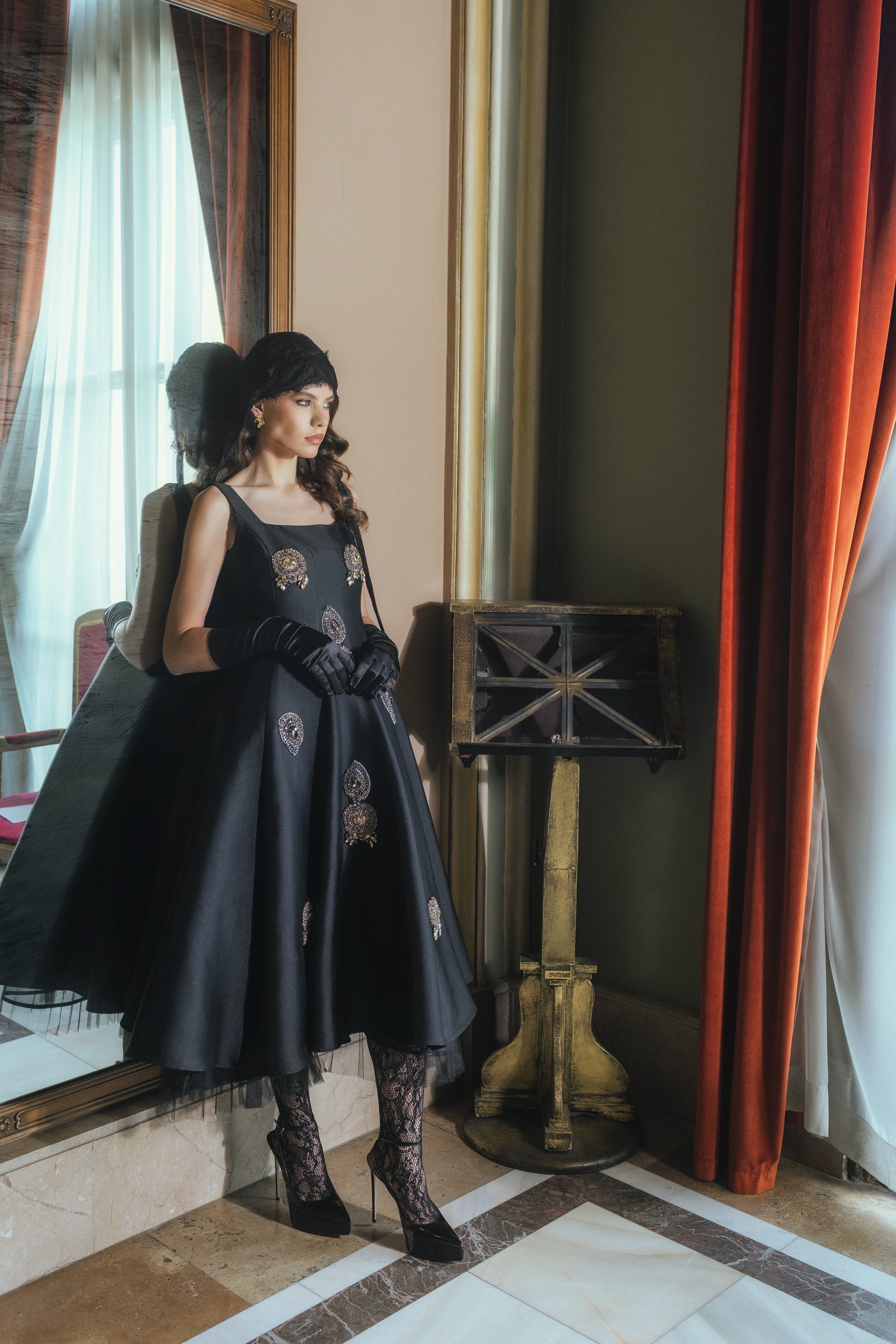 Rochie din tafta in clini cu aplicatii Araftu Couture