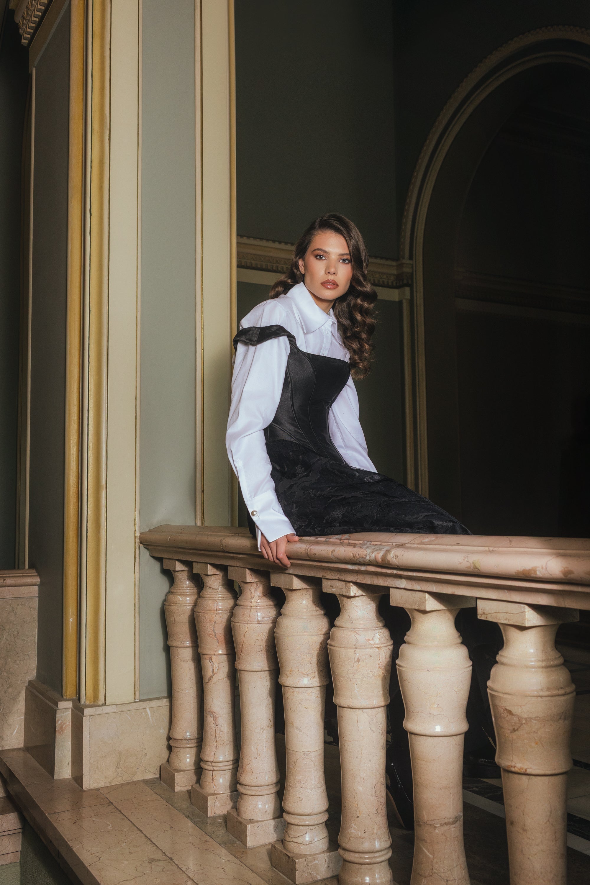 Costum cu corset si fusta din dantela Araftu Couture