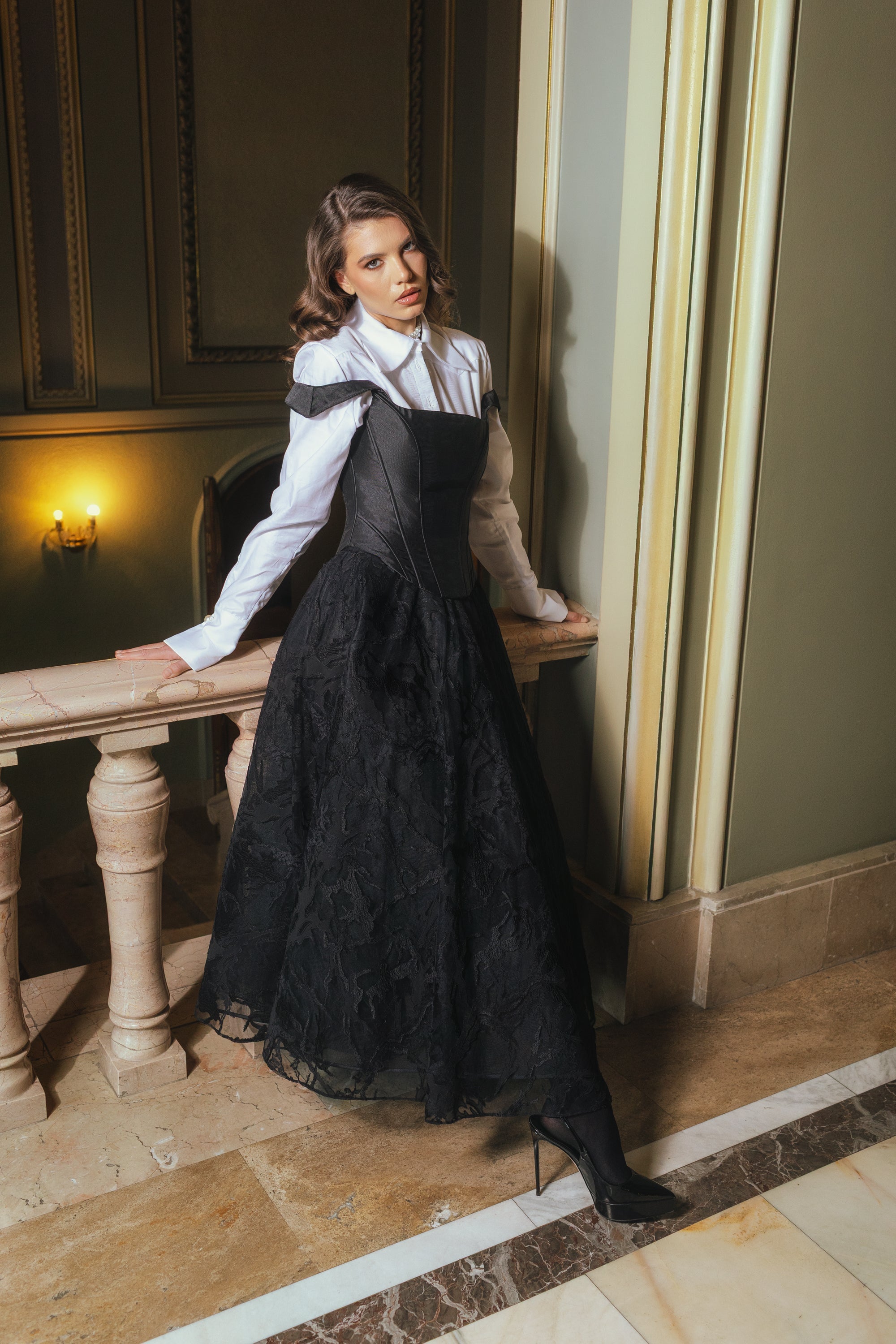 Costum cu corset si fusta din dantela Araftu Couture