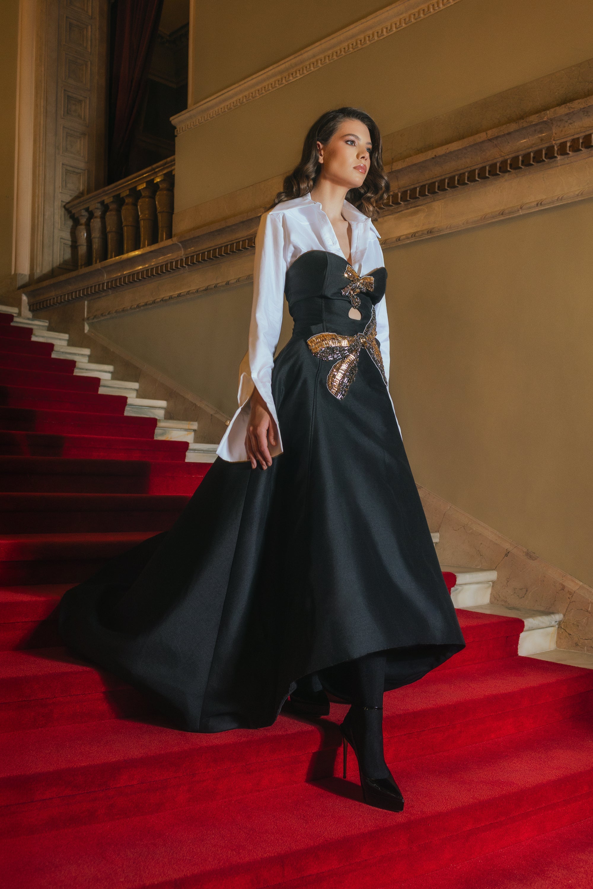 Rochie eleganta cu trena si aplicatie funda Araftu Couture
