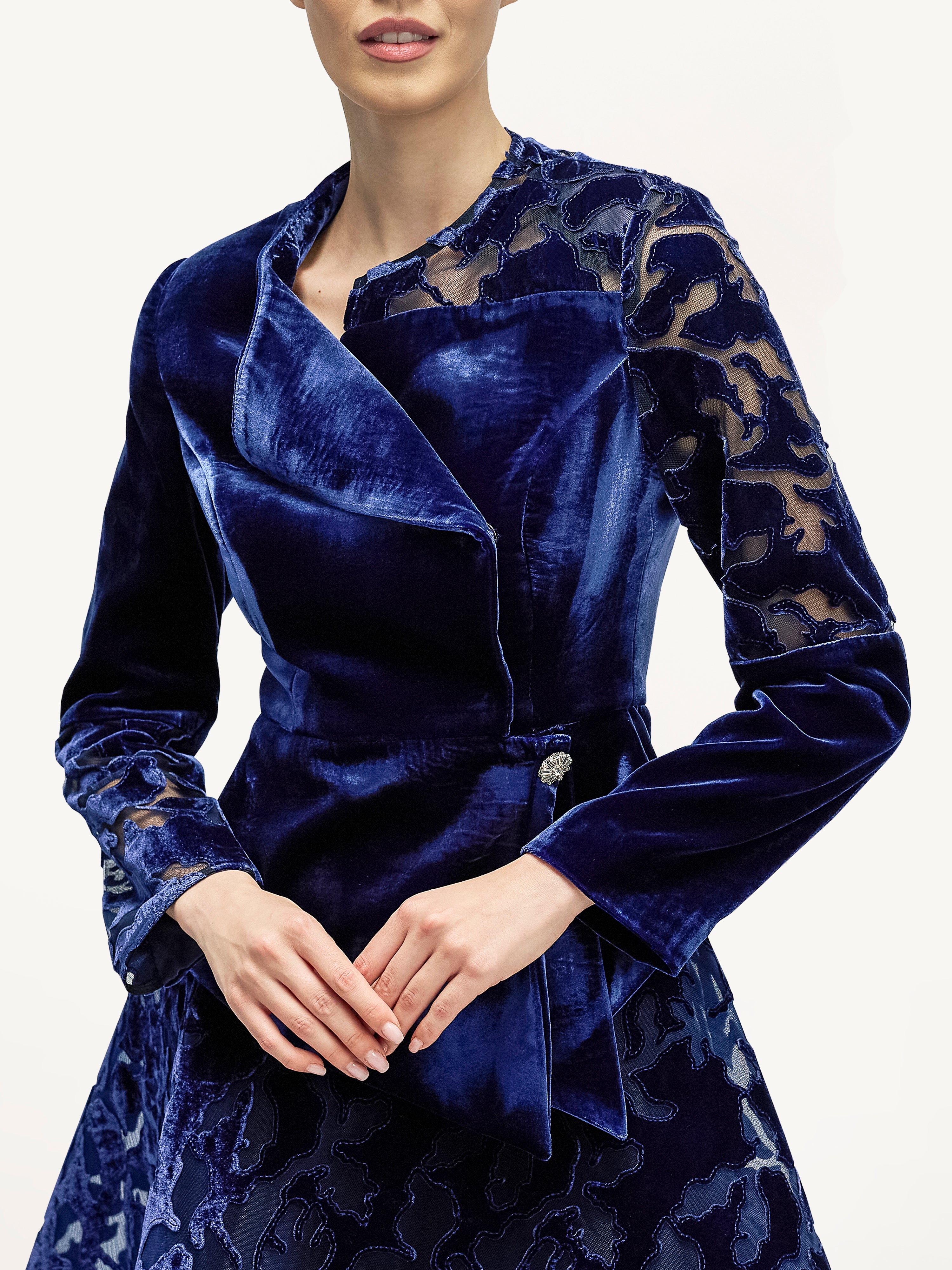 Costum din Catifea Cu Fusta Ampla Araftu Couture