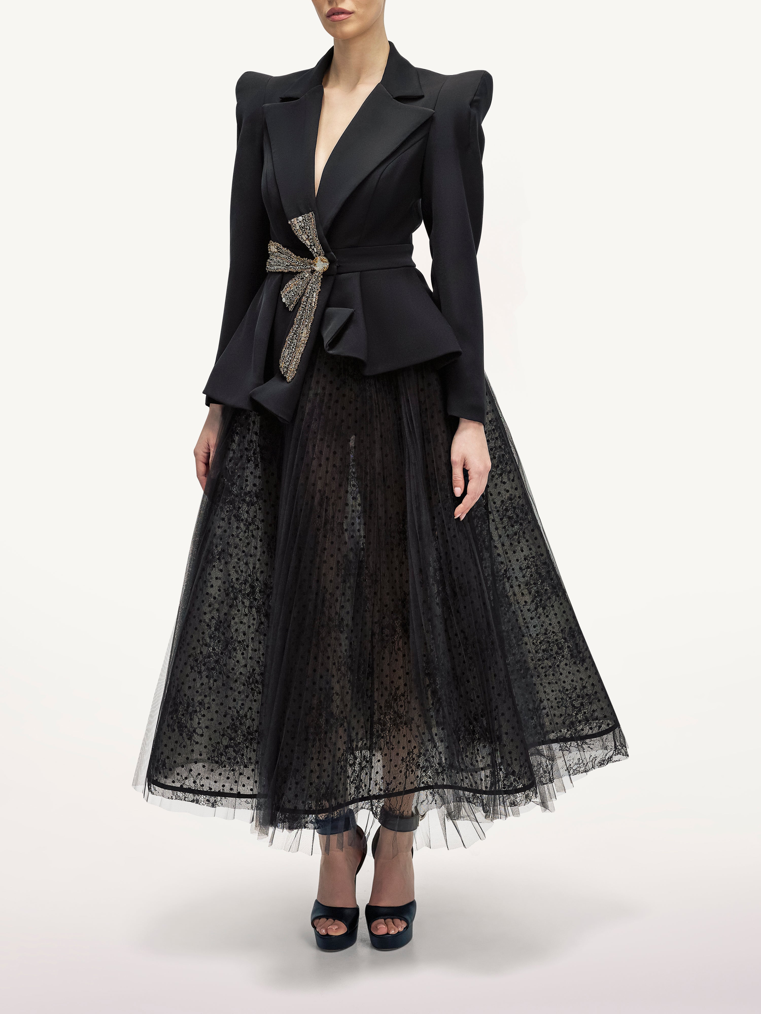 Costum Cu Peplum si Fusta din Dantela Araftu Couture