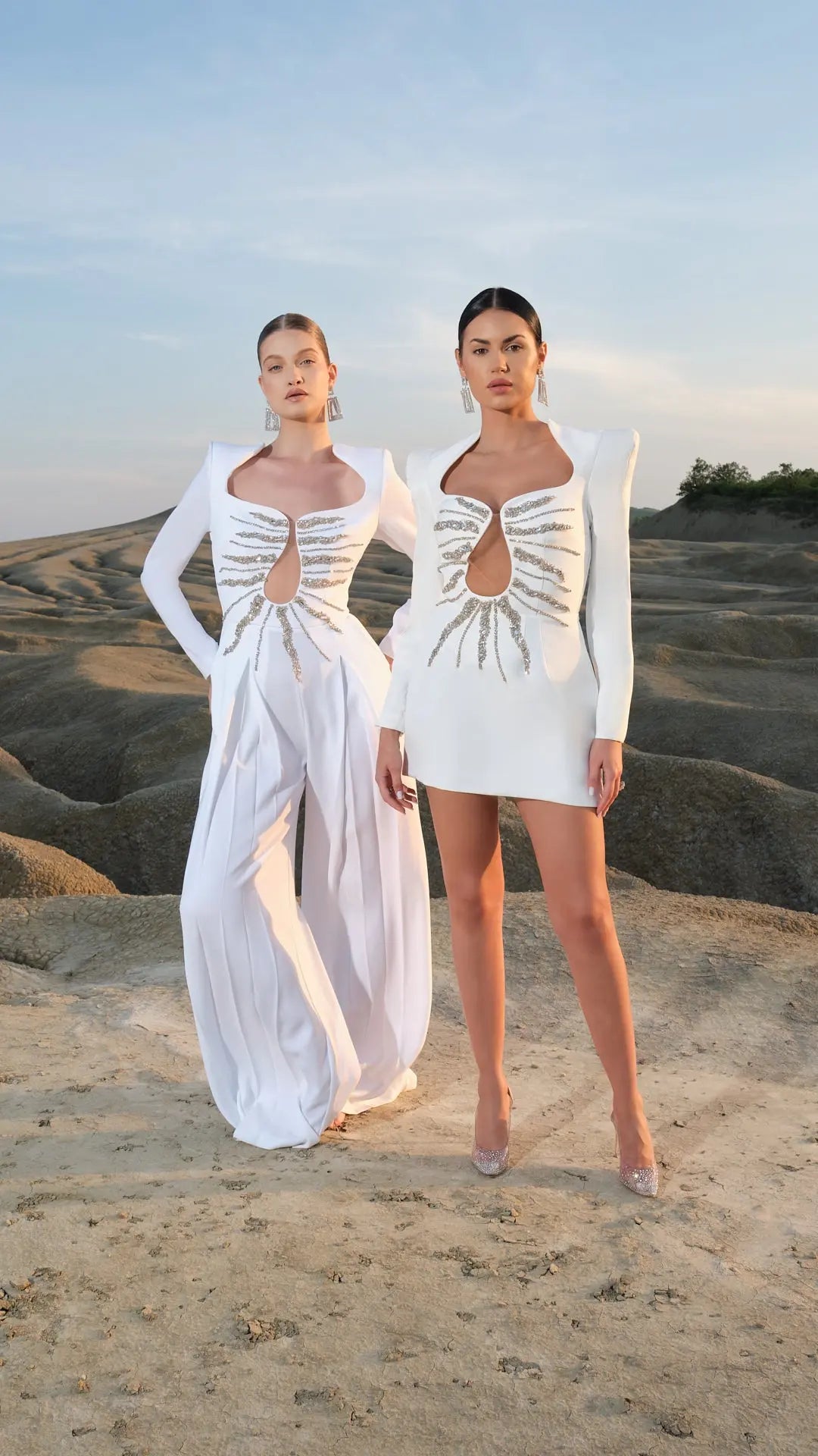 Rochie mini din tafta cu decolteu asimetric tip lacrima Araftu Couture