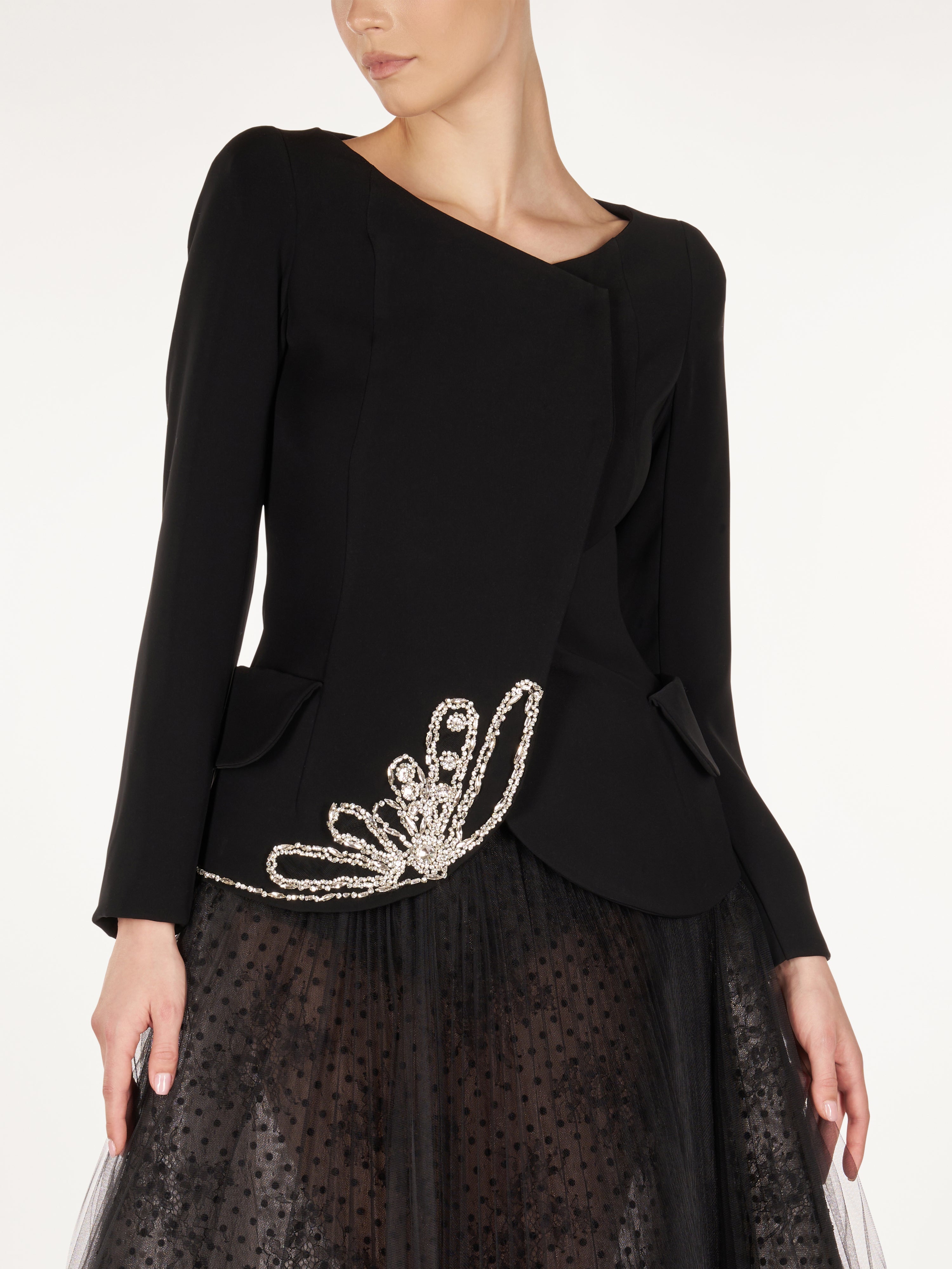 EMBROIDERY JACKET AND CHANTILLY SKIRT Araftu Couture