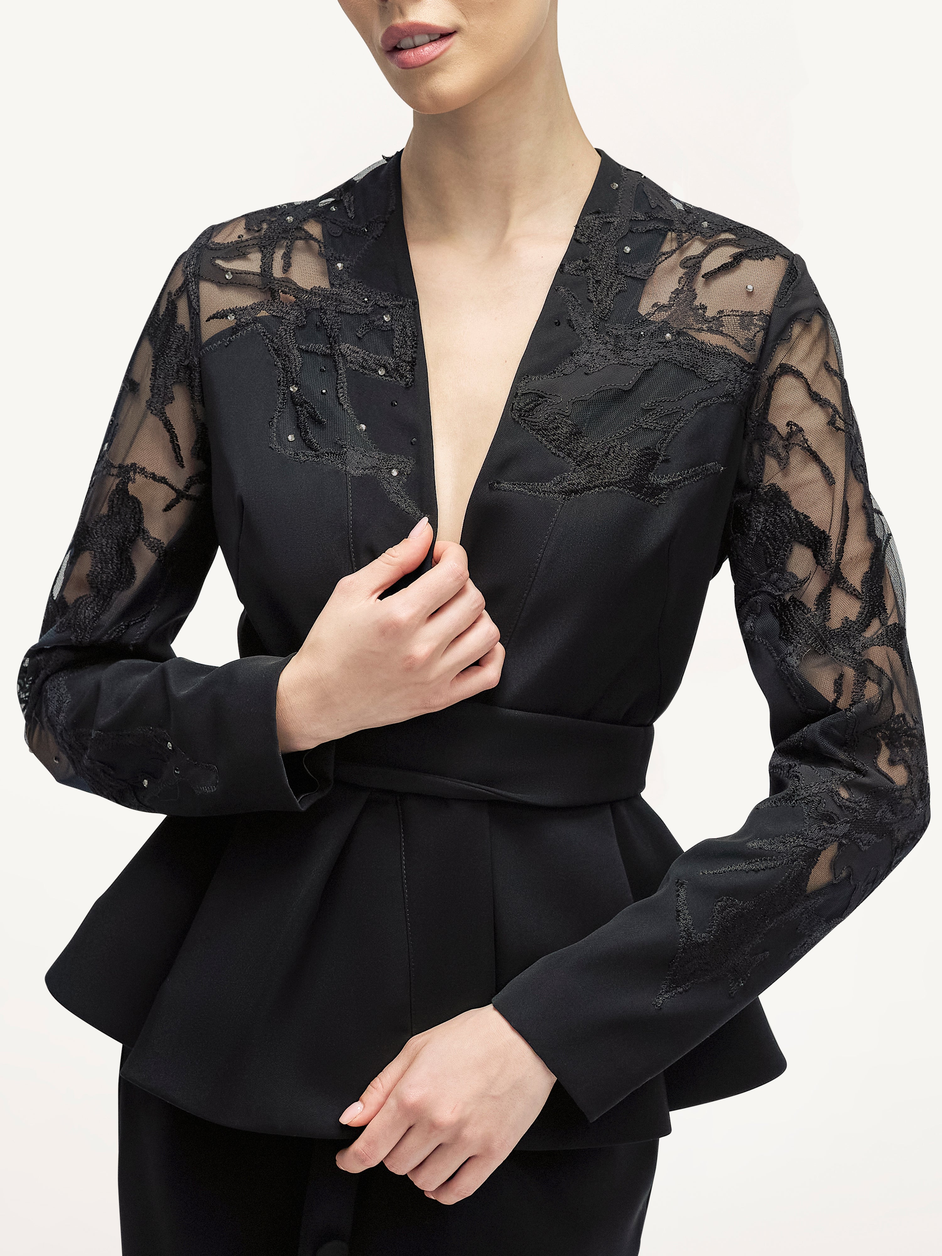 Costum cu fusta conica si Sacou Petrecut  Araftu Couture