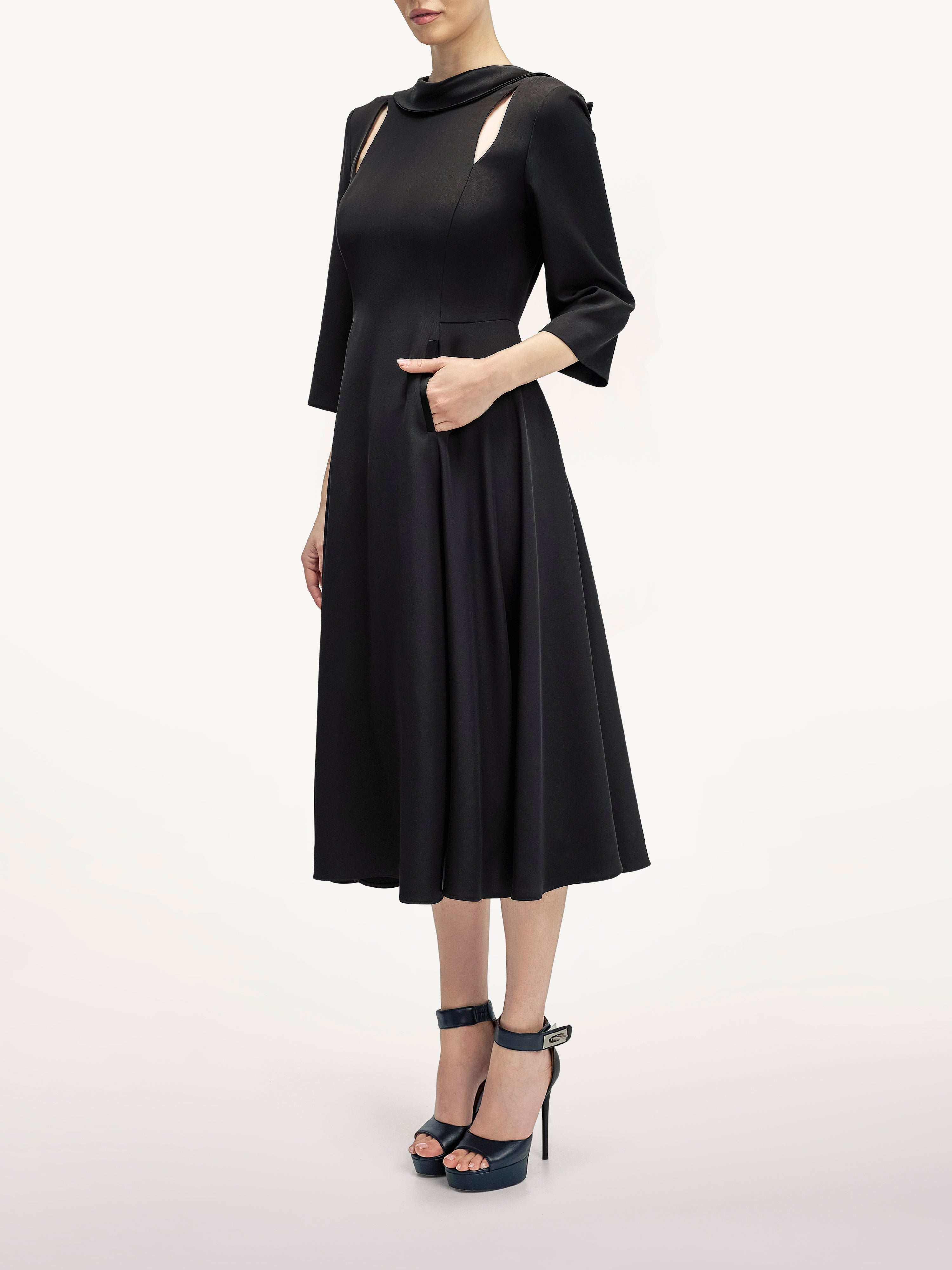 Rochie Tip Sacou cu Revere la Spate  Araftu Couture