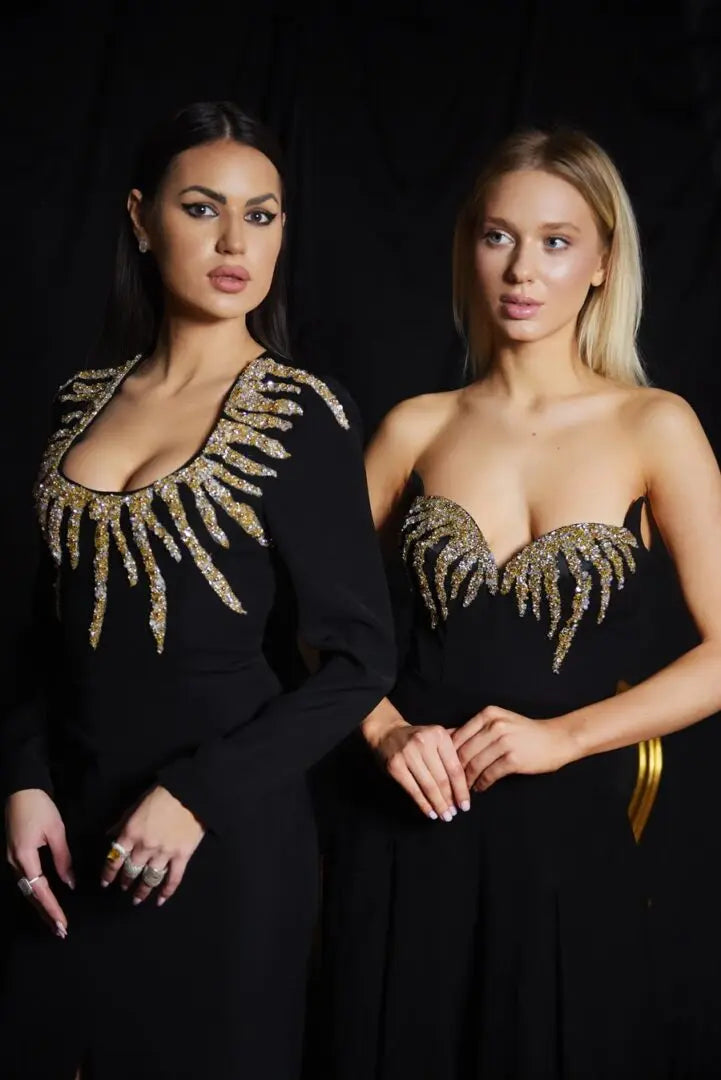 Rochie de seară cu decolteu adânc și aplicații - Araftu Couture