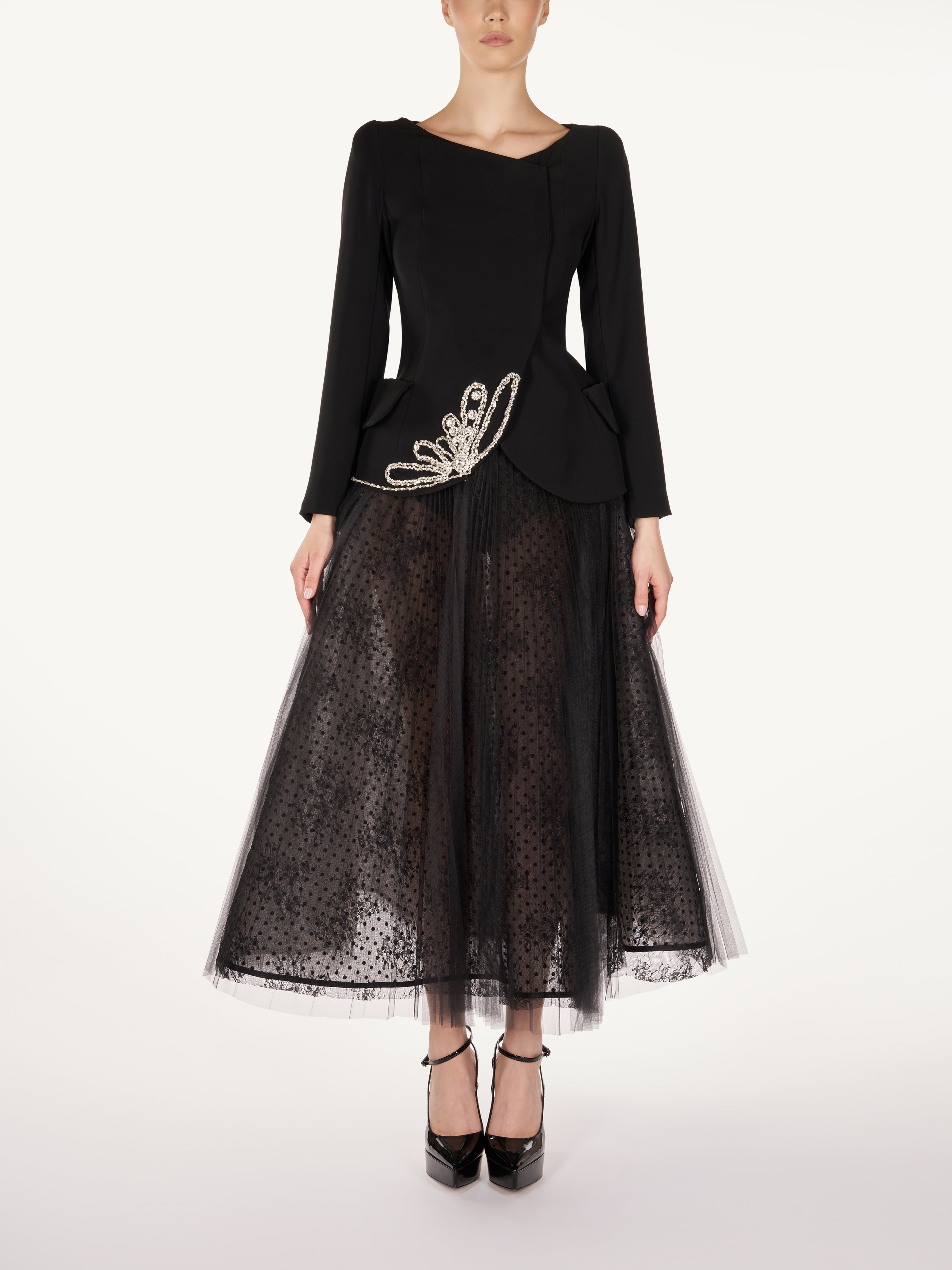 EMBROIDERY JACKET AND CHANTILLY SKIRT  Araftu Couture