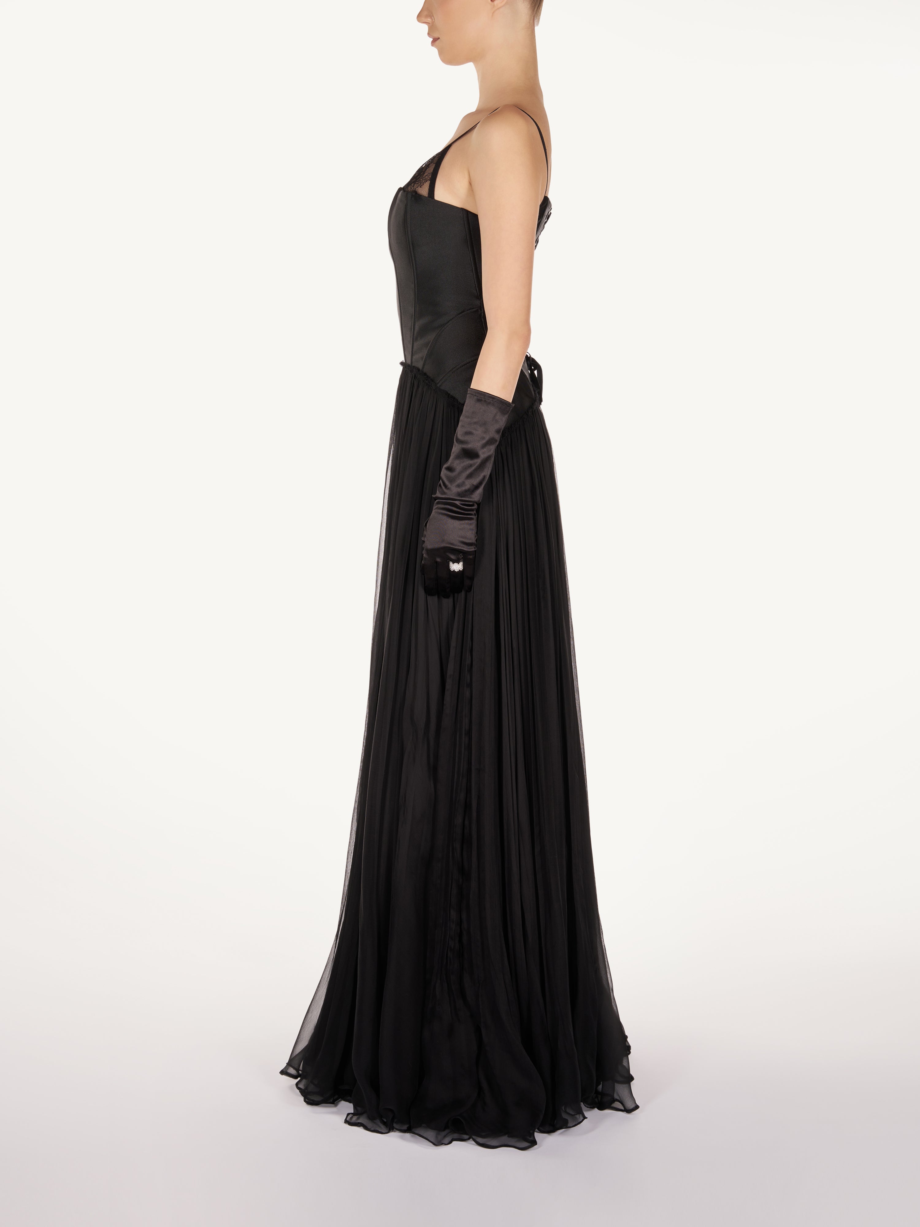 SILK EVENING DRESS WITH CHANTILY  Araftu Couture